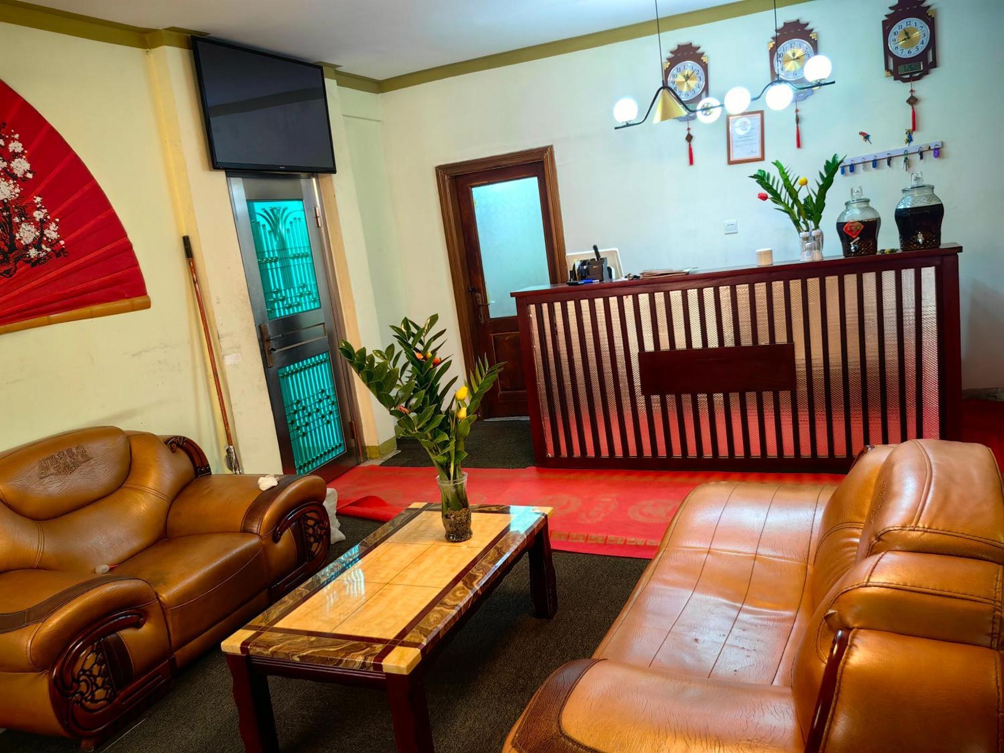 Hongyuanprimierhotel Акра Екстериор снимка