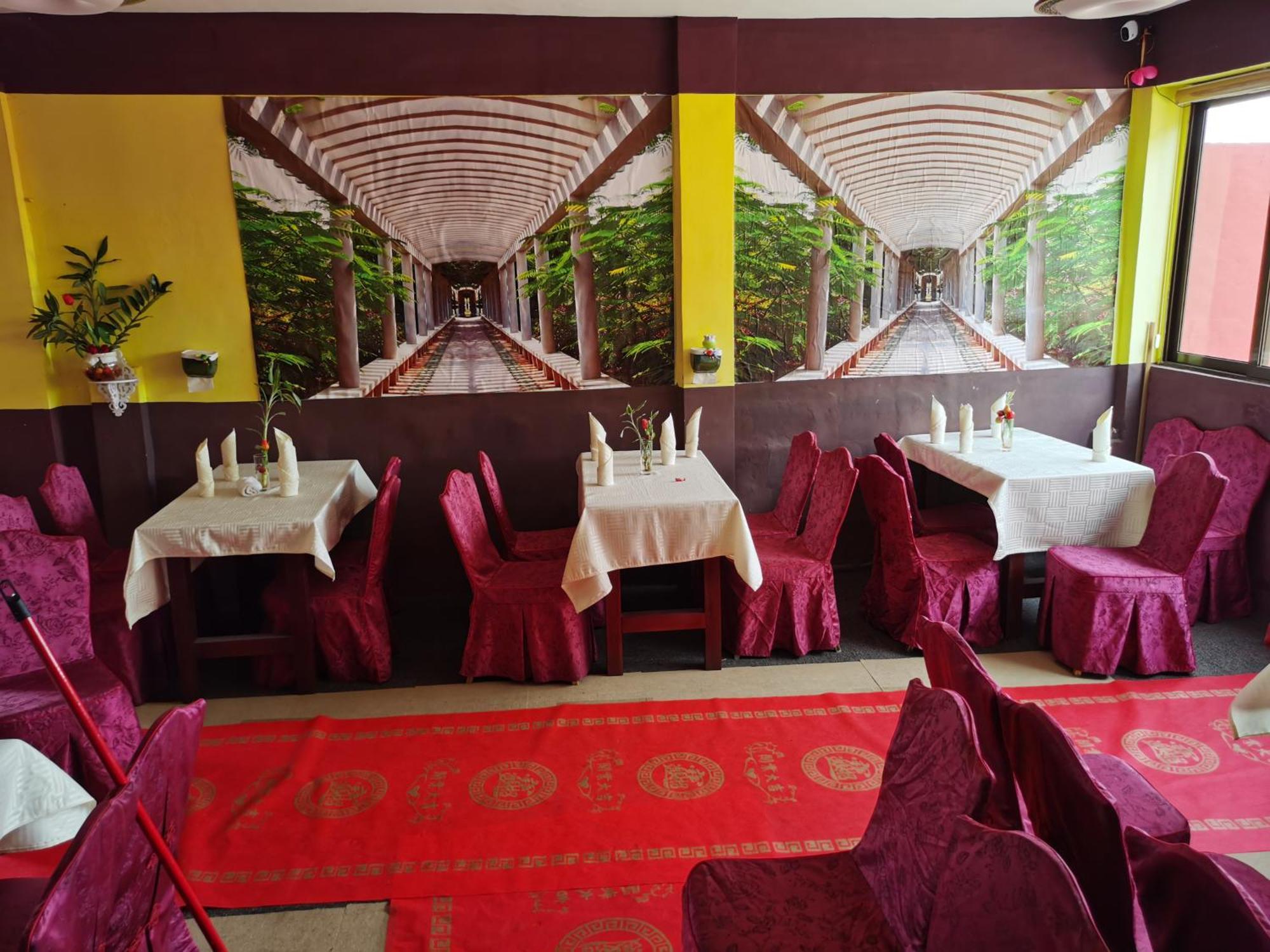 Hongyuanprimierhotel Акра Екстериор снимка