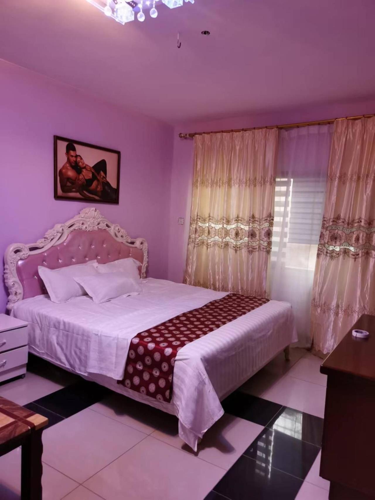 Hongyuanprimierhotel Акра Екстериор снимка