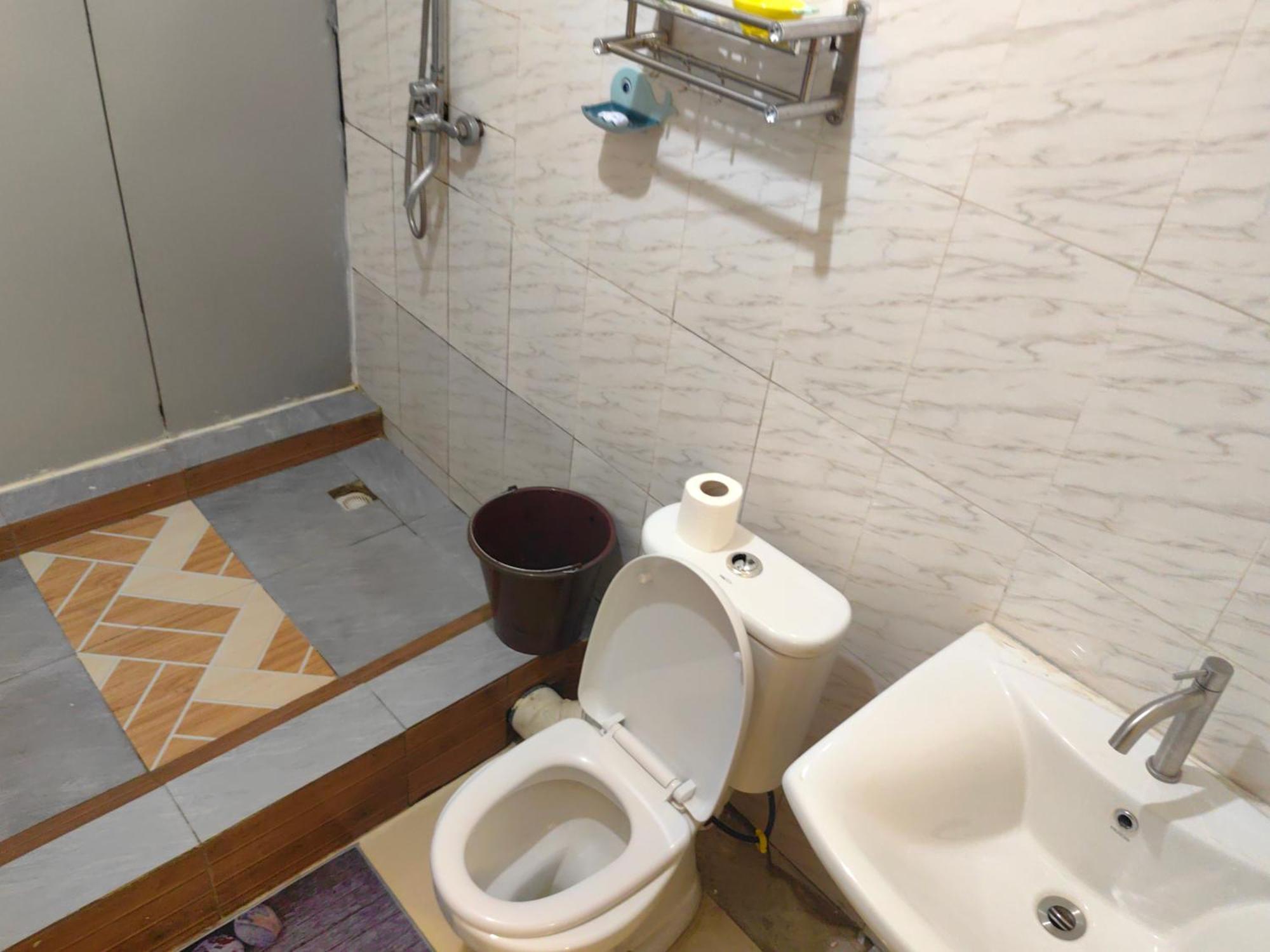Hongyuanprimierhotel Акра Екстериор снимка