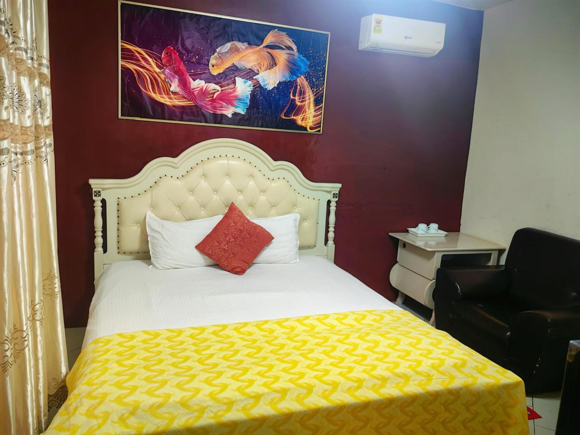 Hongyuanprimierhotel Акра Екстериор снимка